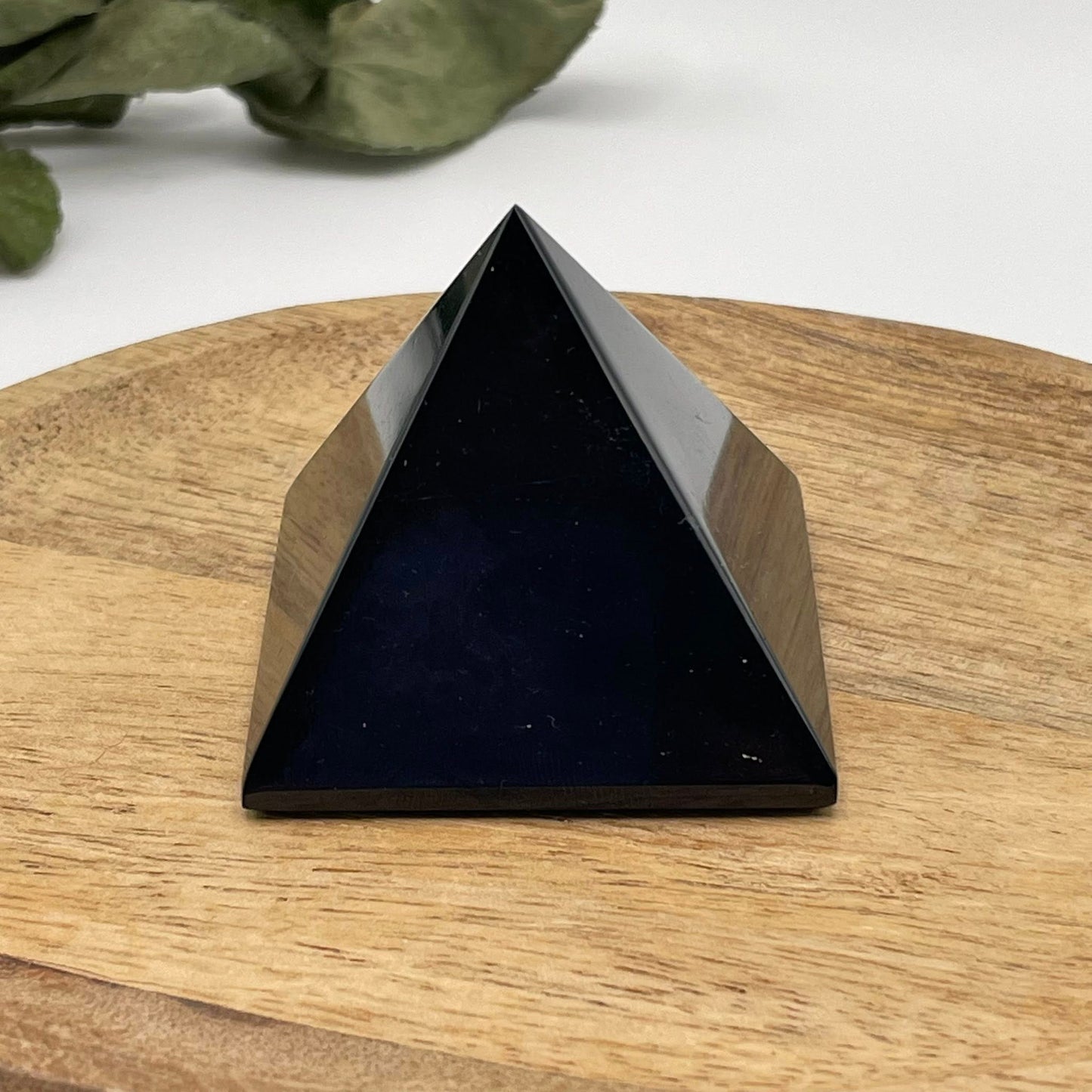 Pyramide "Schwarzer Turmalin"