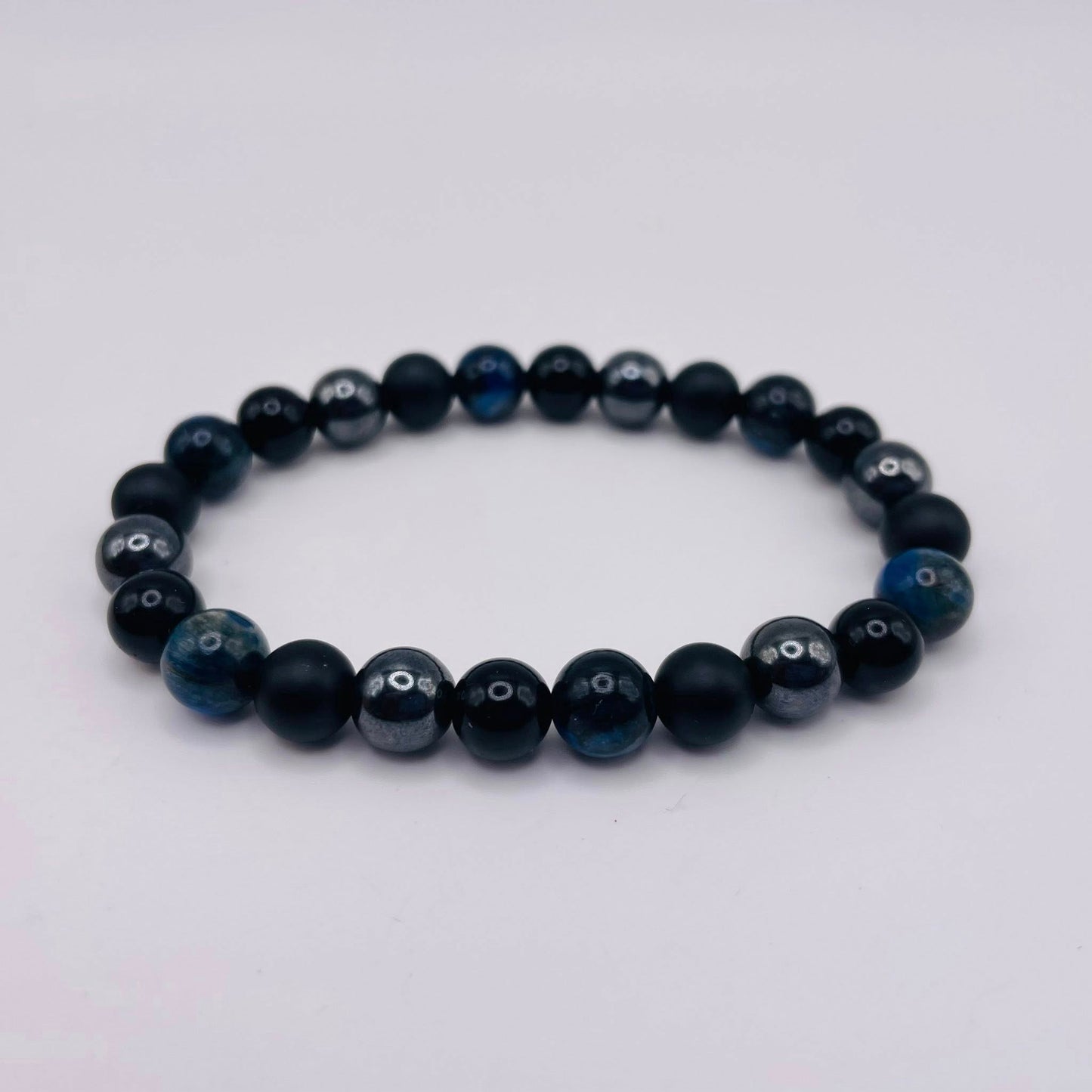 Herren-Edelstein-Armband DER WÄCHTER mit Disthen, Onyx und Hämatit – WUNDERSTEIN