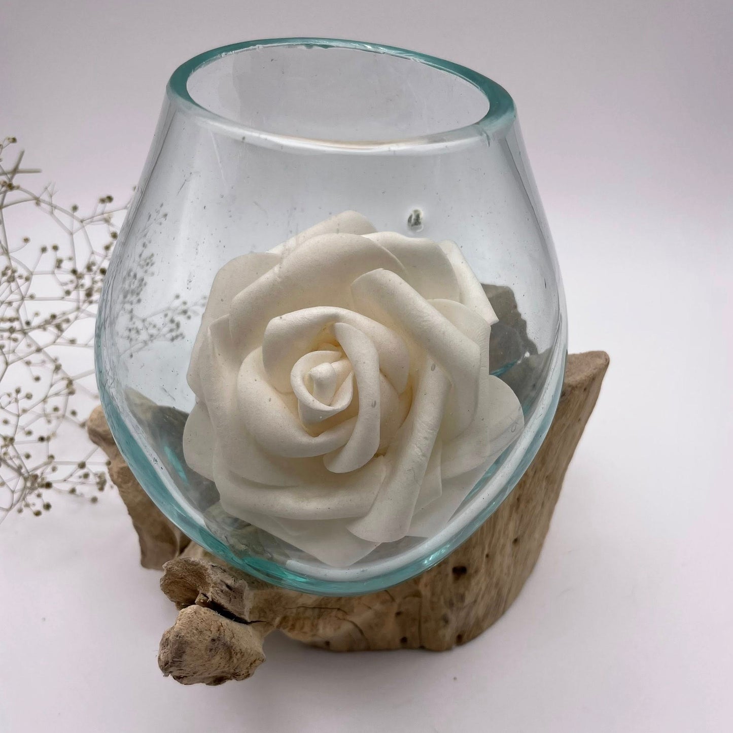 Detailansicht Kaffeestrauch-Wurzelholz mit abnehmbarer Upcycling-Glasschale Nr. 2 – WUNDERSTEIN