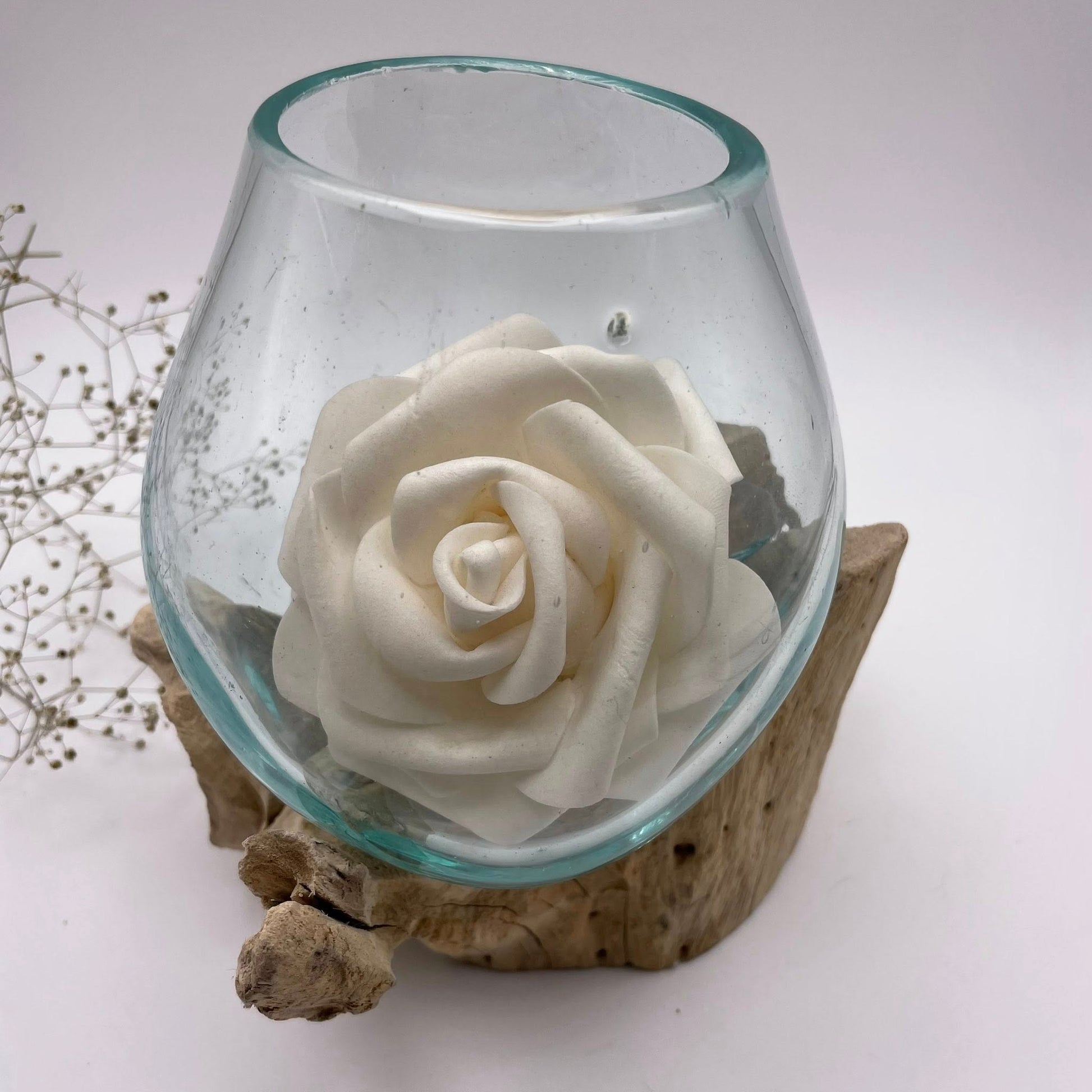 Detailansicht Kaffeestrauch-Wurzelholz mit abnehmbarer Upcycling-Glasschale Nr. 2 – WUNDERSTEIN