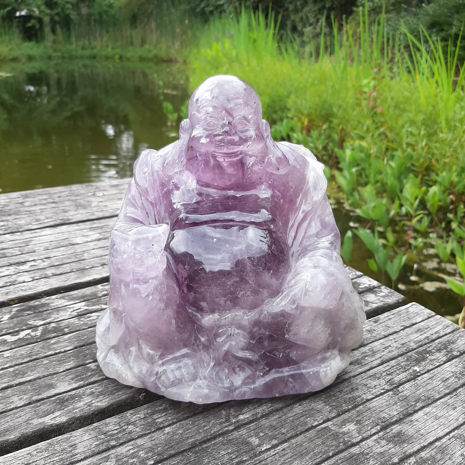 Sitzender Buddha aus Amethyst