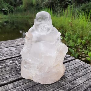 Sitzender Buddha aus Bergkristall