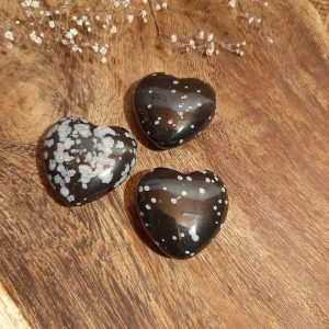 SCHNEEFLOCKENOBSIDIAN – Herz gebohrt 30mm