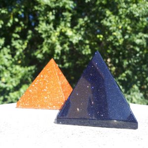 Pyramide aus Goldfluss