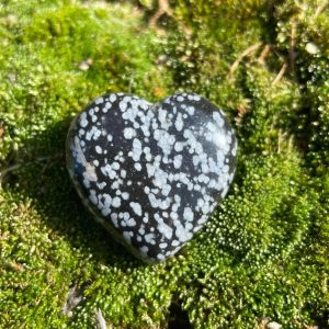 SCHNEEFLOCKENOBSIDIAN – Herz gebohrt 30mm