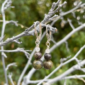 Ohrschmuck „Drachenblutjaspis & Bergkristall“